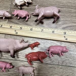 Lot of Unbranded Pig Figurines Plastic Figures Toys